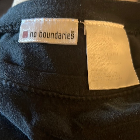 Assorted Women's Tops - Black, White, Purple - Picture 4 of 9